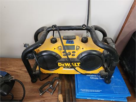 Dewalt Radio DC011