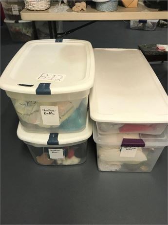 4 Containers of Christmas Misc. (#1)