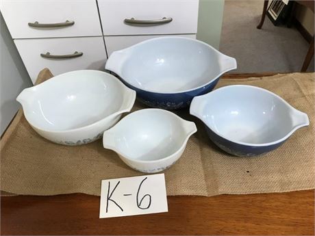 4 Pcs Set of Pyrex Cinderella Bowls