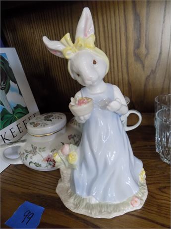 Collectible Teapot and Steeper, Rabbit Decor