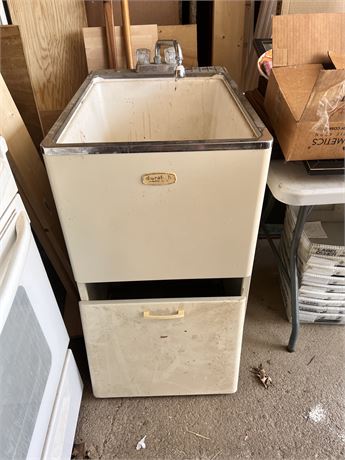 Vtg Metal Sink - Needs new spring on bottom door - No Cracks
