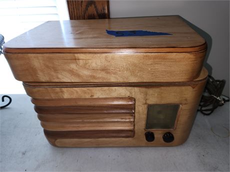 Vintage Radio/ Record Player