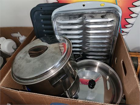 2 Broiler pans, Misc Kitchen