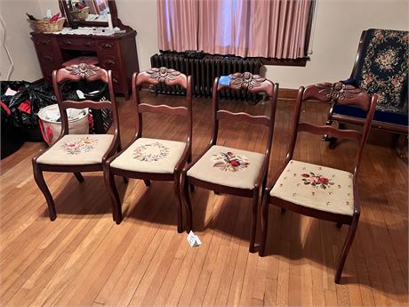 4 Nice Chairs