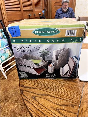 Desk Set