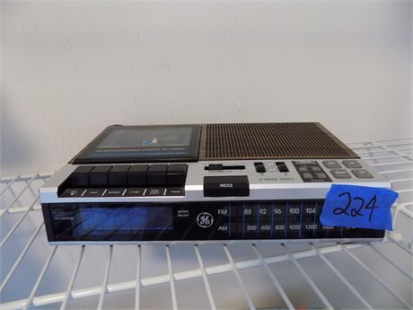 Vintage GE Cassett Radio Alarm Clock