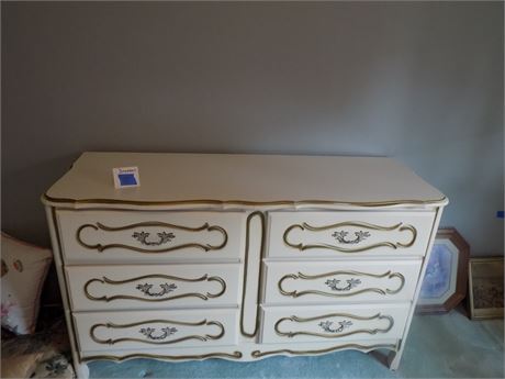 Furniture - Dresser