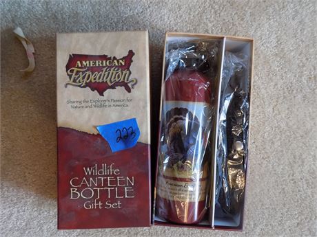 Miscellaneous Wildlife Canteen Bottle Set