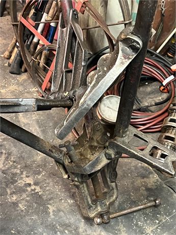 Reed Pipe Threading Vise