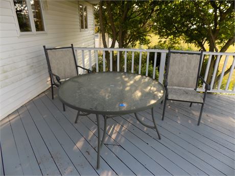 Outdoor Table and Chairs (4) with Umbrella