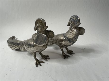 Metal Fighting Birds Salt and Pepper