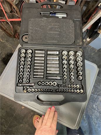 Craftsman 1/4 and 3/8 socket set
