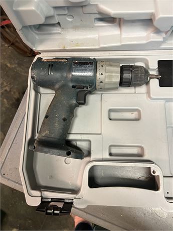 Ryobi 12 vold cordless drill no charger.