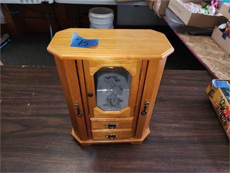 Jewelry box