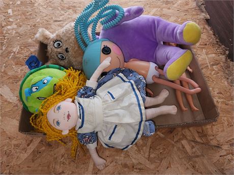 Flat of Dolls