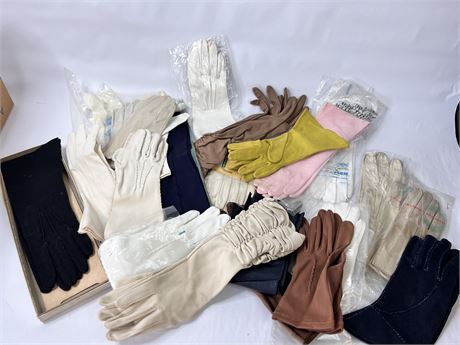 Vtg Ladies Gloves