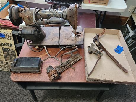 Vintage Singer Sewing Machine