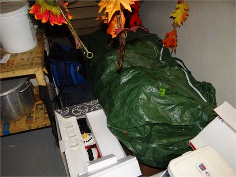Holiday Lot Basement inc Christmas Tree
