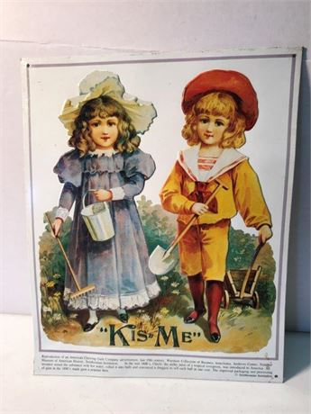 Metal Kiss Me Sign
