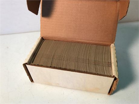 Labeled 1989 Topps Sports Cards