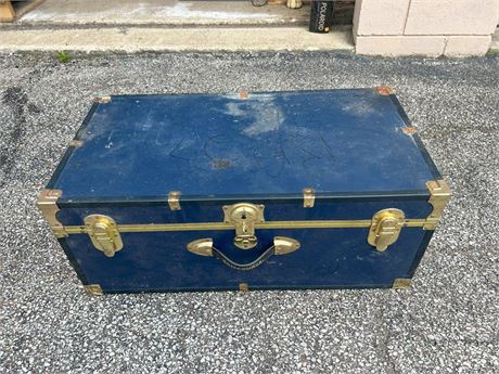 Trunk with Key