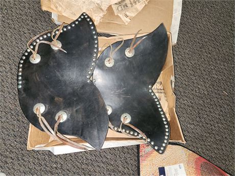 2 side panels for show saddle