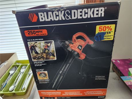 Black and Decker tubes and bag for leaf blower