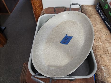 2 Vintage T Fal pans