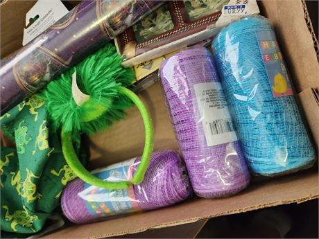Decorative Mesh & String & Thomas Kinkade Wrapping Paper