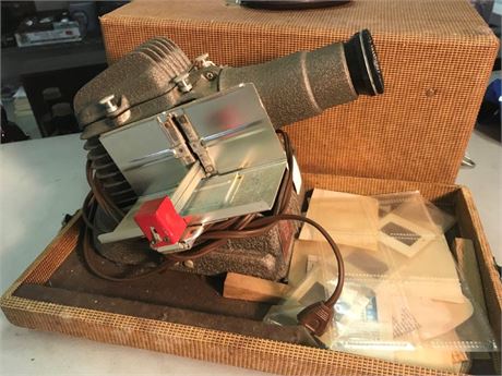 Manumatic Slide Projector