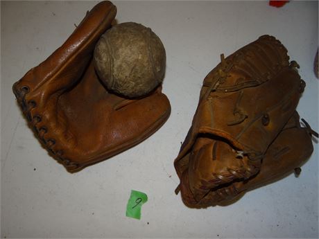Baseball Gloves Vtg