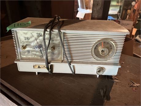 Old Radio, Some Damage the Top