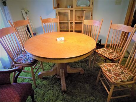 Vintage 7-piece Dining Table and chairs, with 1 leave