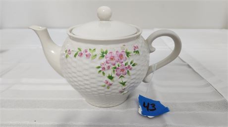 Teleflora Teapot small chip on spout