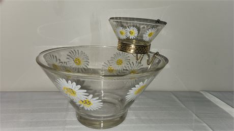 Daisy Chip & Dip Bowl