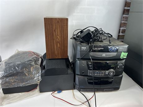 Stereo with Speakers