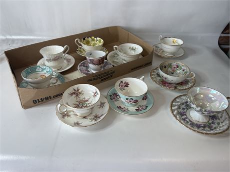 Lot of Teacups and Saucers