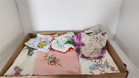 Vintage Doilies & Linens