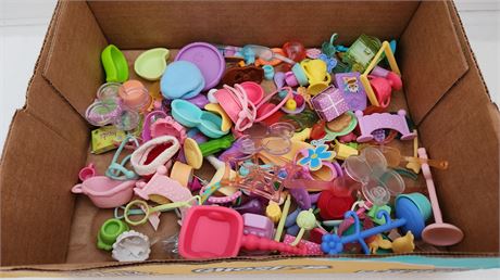 lot Of Barbie Accesories