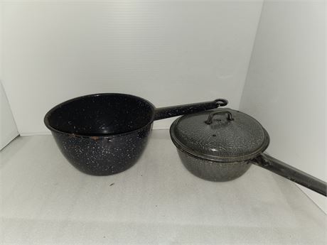2 pieces enamel pots