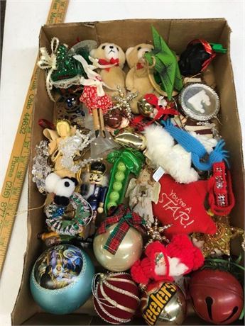 Flat of Christmas Ornaments (#4)
