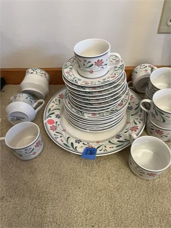 Dish Set, Farberware Brandywine