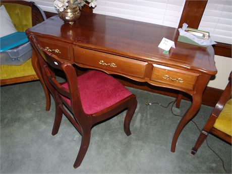 Nice Desk and Chair