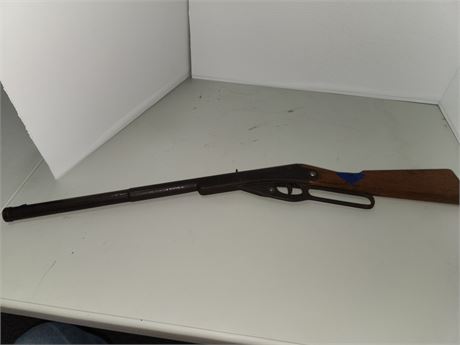 Vintage BB Gun. No Name It Does Shoot.