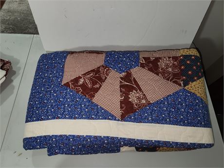 Quilt Busy Bee King Size With Shams