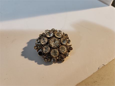 Vintage Brooch Missing Stone
