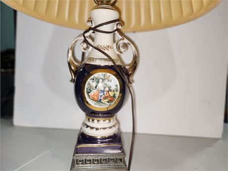 Vintage Lamp With Lamp Shade