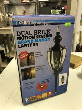 Dual Brite Motion Sensing Lantern