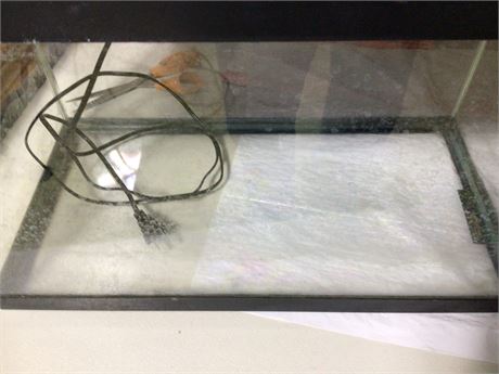 Aquarium with Lid and Light