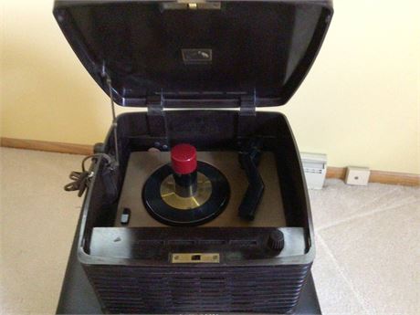 Vintage RCA Victrola Record Player - Turntable Moves - Couldn’t Get it to Play